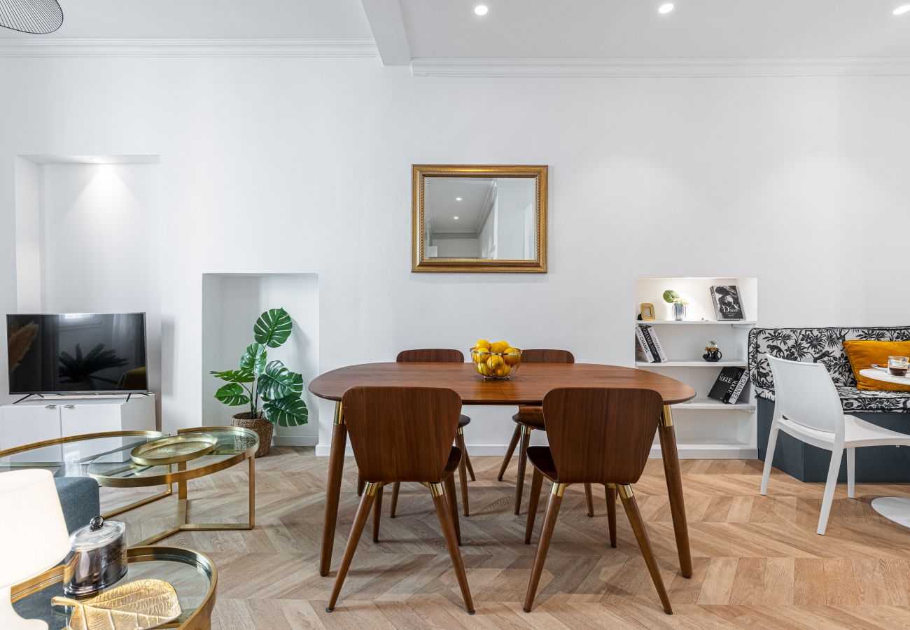 Appartement à Nice - Superbe 3 pieces - Zone Piétonne - A/C