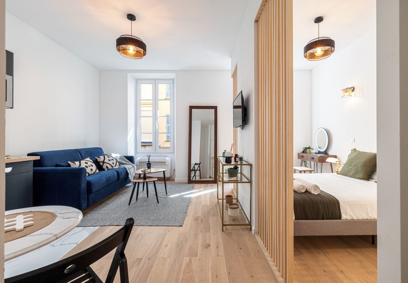 Appartement à Nice - Joli studio climatisé - proche Promenade des Anglais