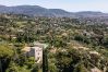 Villa à Nice - Villa conviviale à Nice – Superbe vue, piscine et jeux en plein air