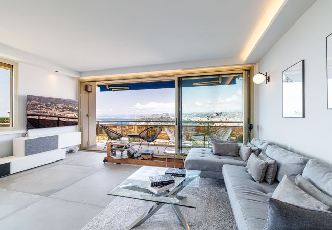  à Nice - Vue mer panoramique • Dernier étage • Garage privé • Clim