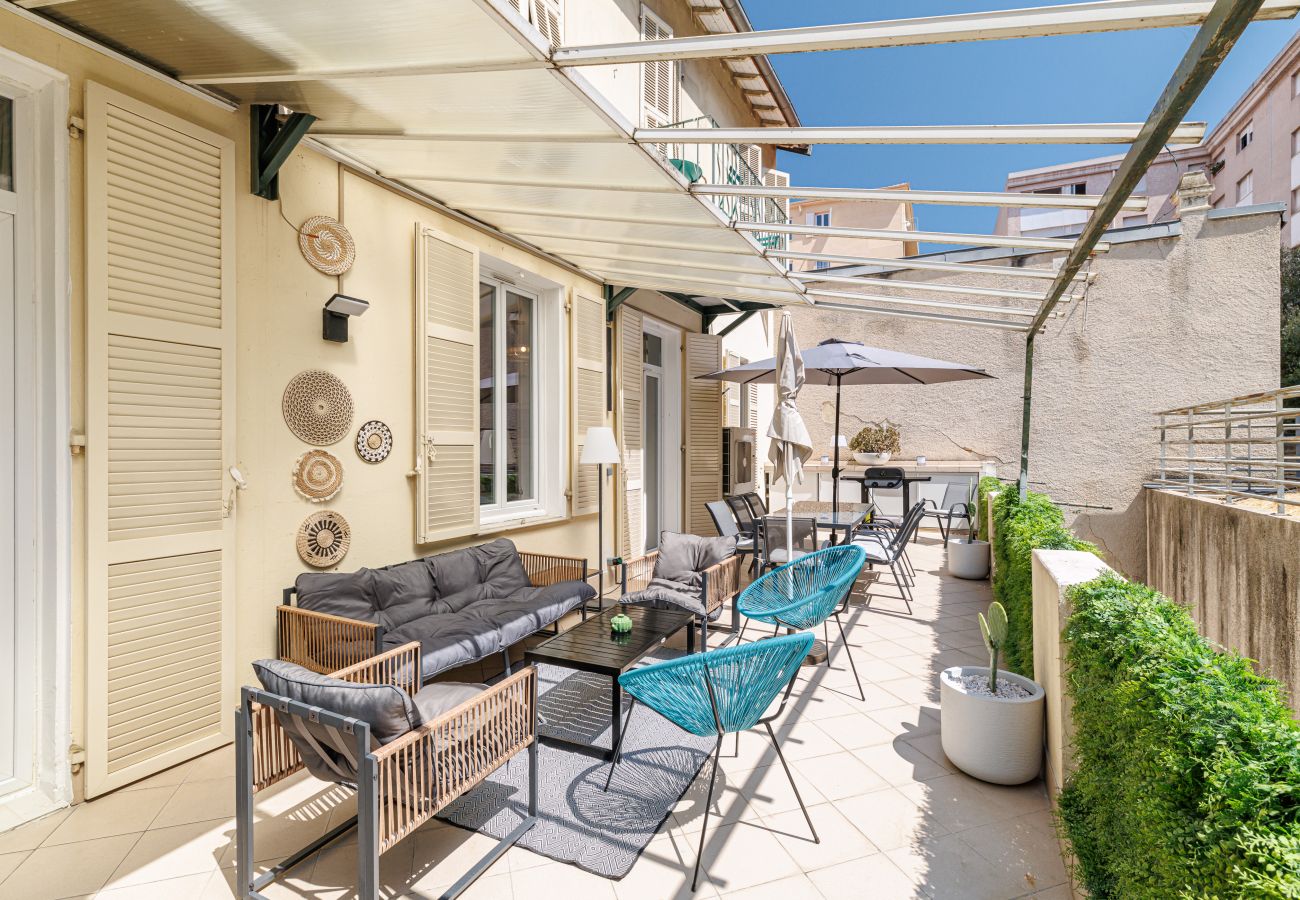 Appartement à Nice - Bel appartement 3 chambres avec clim & terrasse exceptionnelle