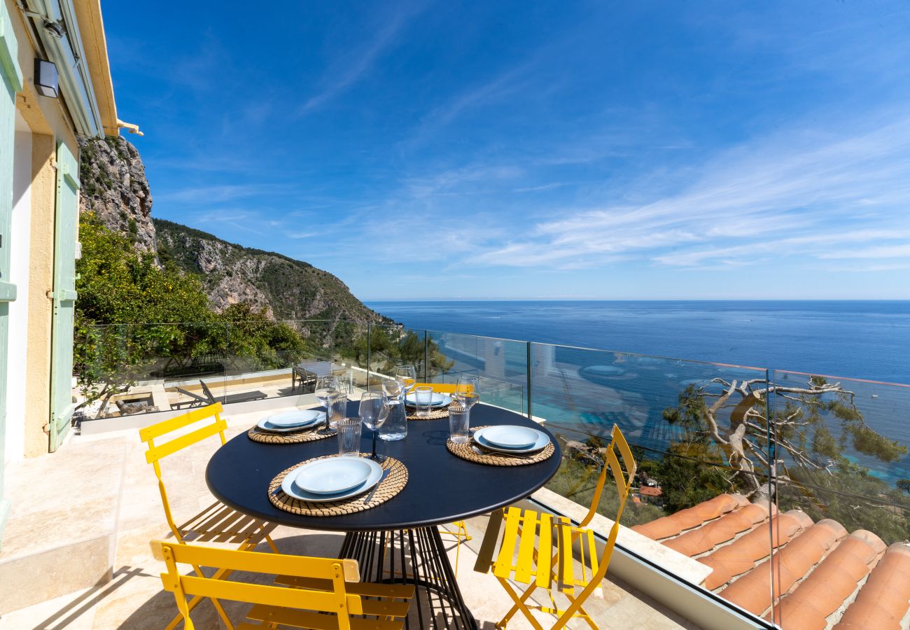 Appartement à Eze - Vue Mer Panoramique & Terrasses au cœur des citronniers