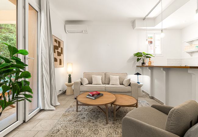 Appartement à Saint-Laurent-du-Var - T3 rez-de-jardin, plancha, jardinet & piscine