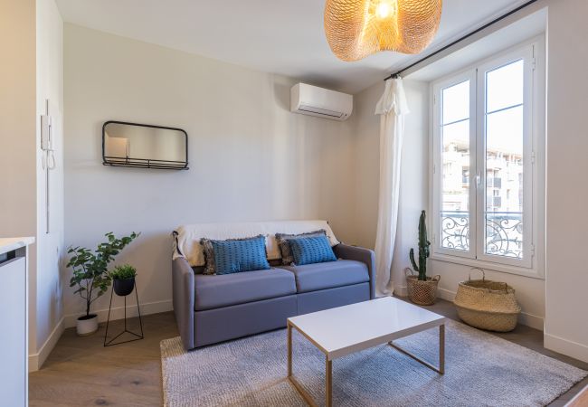 Apartment in Nice - Beautiful bright and cozy apartment - A/C 