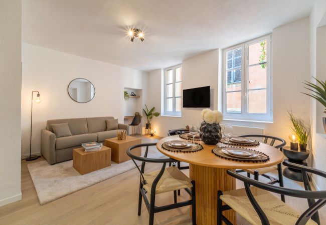  in Nice - Renovated One-Bedroom Apartment at the Gateway to Old Nice • Walk to Garibaldi & the Beach