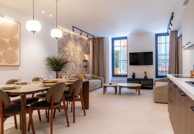 Apartment in Villefranche-sur-Mer - Chic 2-suite flat, balcony, Villefranche old town