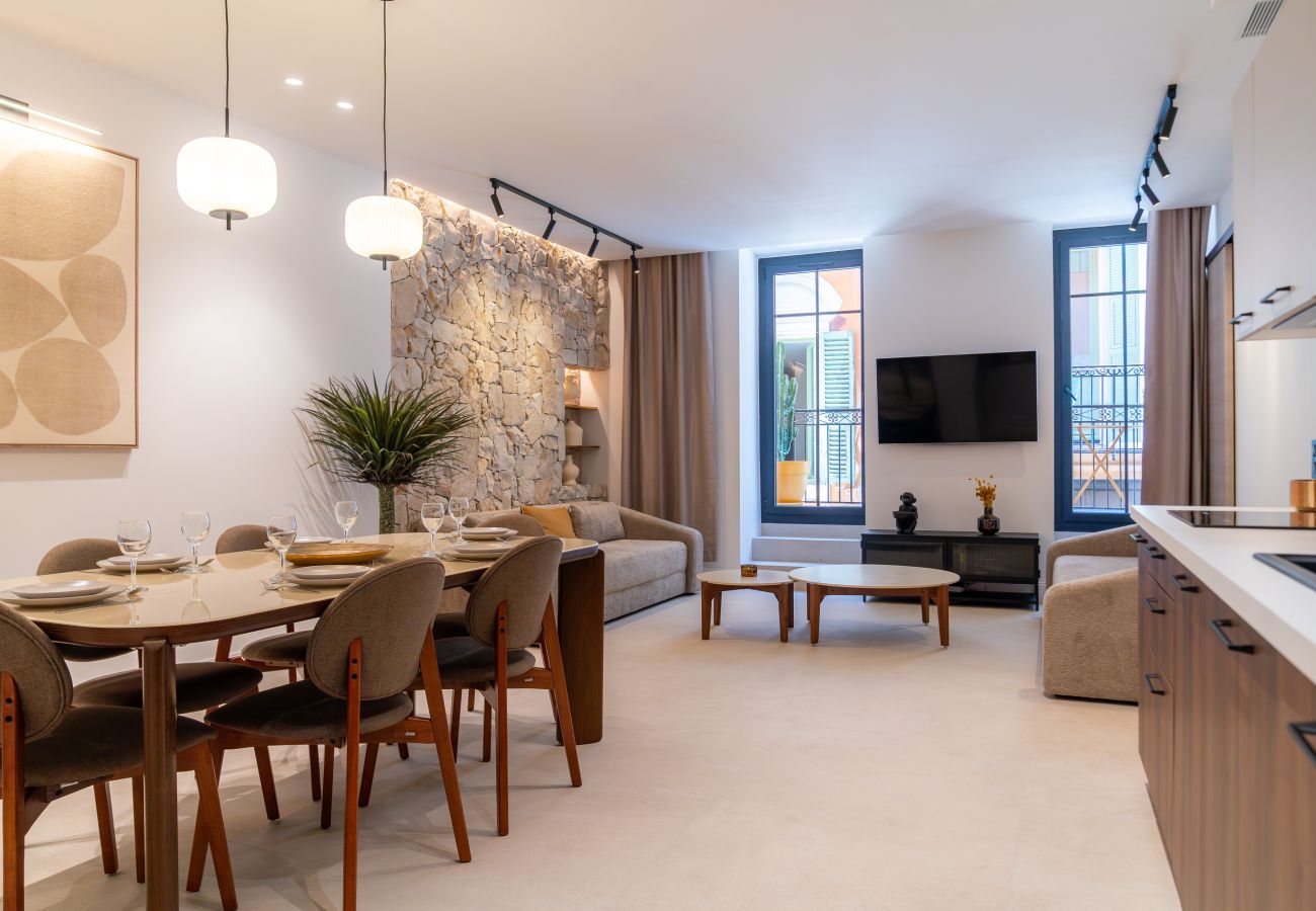Apartment in Villefranche-sur-Mer - Chic 2-suite flat, balcony, Villefranche old town