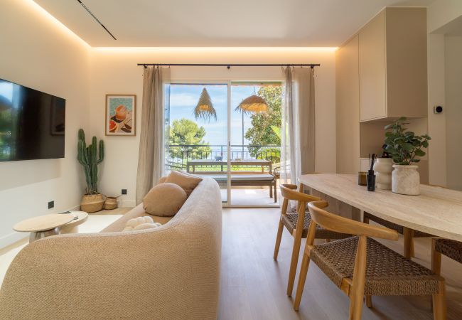 Apartment in Eze - Sea-view duplex — Èze beach 2 min on foot