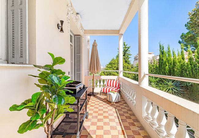 Apartment in Saint-Laurent-du-Var - Air-conditioned 1-bedroom apartment with large private covered terrace